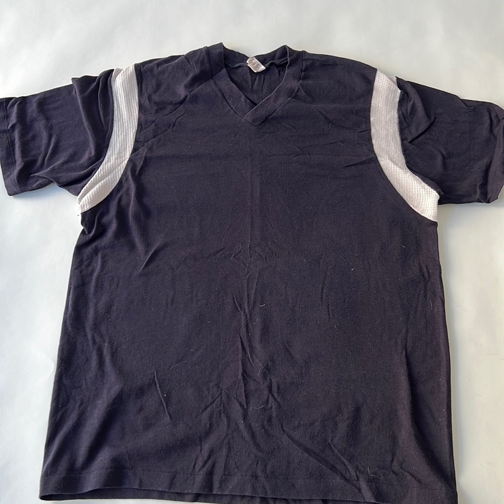 Stanfields athletic v neck t shirt